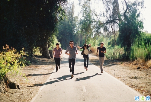 經(jīng)典英文說說帶翻譯摘抄配圖 很有哲理的文藝英文說說5