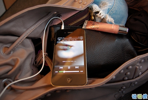 突然一瞬間悲傷難過(guò)的傷感說(shuō)說(shuō)帶圖片 抖音上很火的觸動(dòng)人心的傷感說(shuō)說(shuō)3