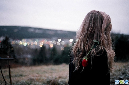 傷感愛(ài)情說(shuō)說(shuō)一個(gè)人的愛(ài)情很難過(guò) 特別傷感的愛(ài)情說(shuō)說(shuō)深夜默默哭泣1