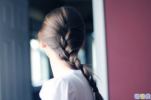 適合朋友圈發(fā)自拍的文案 女生發(fā)自拍的配文獨特有趣4