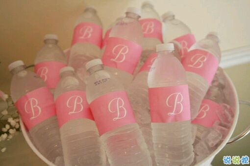 唯美簡(jiǎn)單的英文說(shuō)說(shuō)帶圖片 世人萬(wàn)千種浮云莫去求1