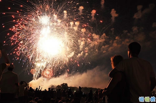 女生個(gè)性說(shuō)說(shuō)經(jīng)典霸氣帶圖片 知道自己不討喜那就乖一點(diǎn)2