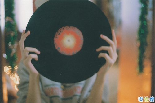 突然一瞬間悲傷難過(guò)的傷感說(shuō)說(shuō)帶圖片 抖音上很火的觸動(dòng)人心的傷感說(shuō)說(shuō)9