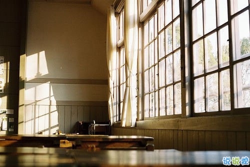 一個(gè)人掙扎的說(shuō)說(shuō)傷感心累帶圖片 睡不著心里不舒服的說(shuō)說(shuō)6