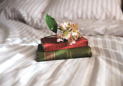 痛徹心扉的傷感愛(ài)情說(shuō)說(shuō)帶圖片 我在每個(gè)下雨天想起你6