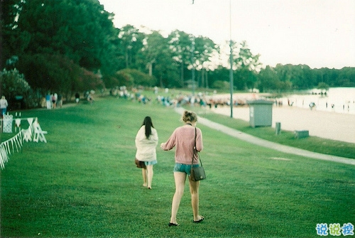 對愛一往情深的經典說說帶圖片 文藝愛情小短句表達愛意1