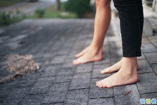 委屈和心里憋屈的說說 對一個人不值得的說說大全2