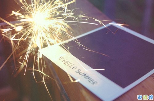 女生傷感說說真情流露帶圖片 短一點(diǎn)的女生說說心碎難過6