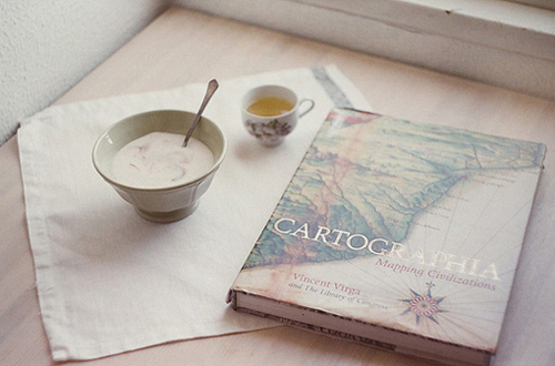 關(guān)于現(xiàn)實生活人生的哲理說說帶圖片 一個人活著應(yīng)該永遠要把目光投向遠方13