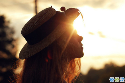 聽著很有道理的愛情說說帶圖片 關于愛情很有哲理的一句話說說10