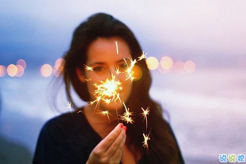 簡(jiǎn)單的一句話唯美有哲理的英文句子 時(shí)間可以治愈一切13