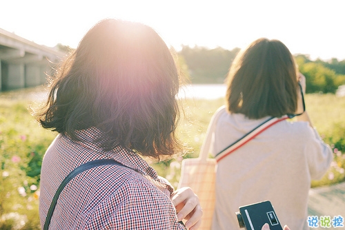天氣冷溫暖人心的說(shuō)說(shuō)精選 下雪天的治愈系暖心說(shuō)說(shuō)一句話1