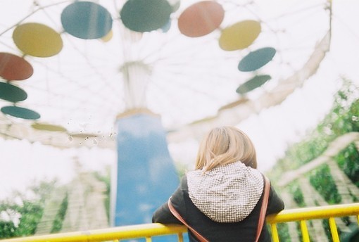 雖然有些傷感但還是很溫暖的圖片句子 我曾一想到你就會(huì)傻笑現(xiàn)在竟然記不清你的臉1