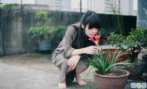 2019微信朋友圈個(gè)性說(shuō)說(shuō)配圖 手機(jī)有電錢(qián)包有錢(qián)比什么都好8