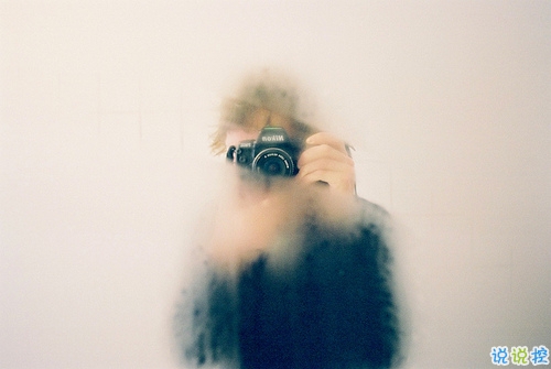 睡前一條朋友圈的經(jīng)典說(shuō)說(shuō)帶圖片 比愛(ài)更深刻經(jīng)典說(shuō)說(shuō)5