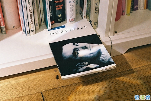 愛情破碎的悲傷說說帶圖片 讓人痛苦的愛情說說配圖7