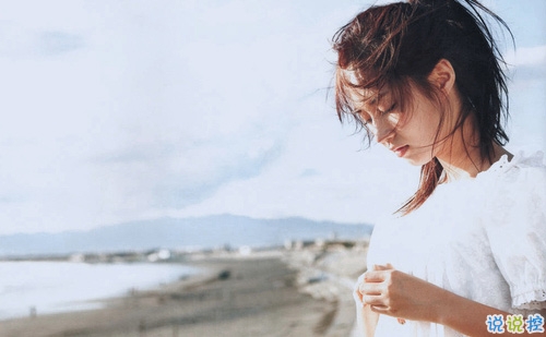 唯美又經(jīng)典的青春成長說說帶圖片 不予時光度流年6