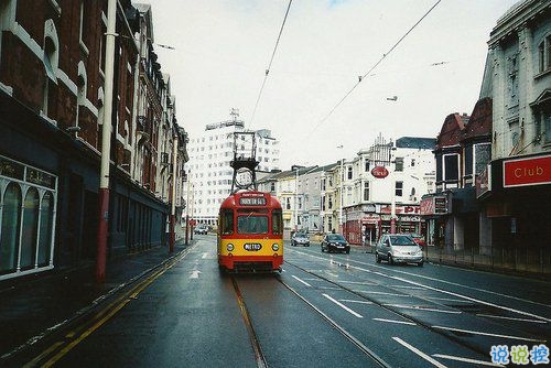 一個(gè)人有些孤獨(dú)的簡(jiǎn)單圖片說說 用一生時(shí)間與你話別10