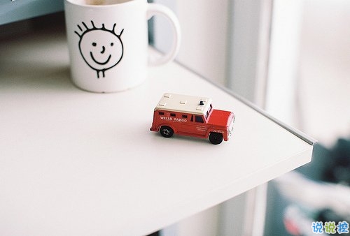 女生傷感說說真情流露帶圖片 短一點(diǎn)的女生說說心碎難過14