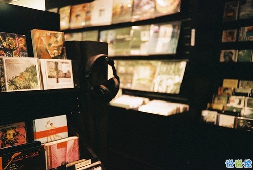 堅(jiān)持住自己夢想的勵(lì)志句子發(fā)朋友圈 生活現(xiàn)實(shí)的經(jīng)典勵(lì)志語錄2