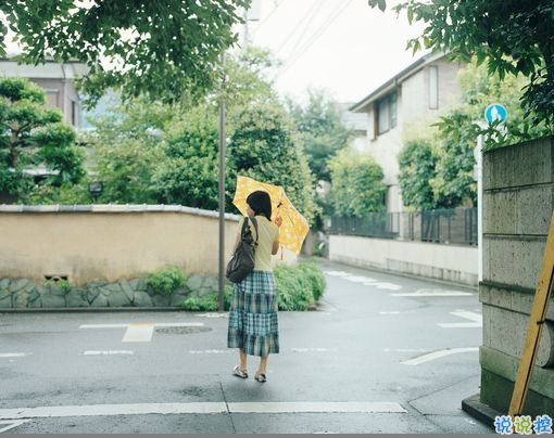 唯美簡(jiǎn)單的英文說(shuō)說(shuō)帶圖片 世人萬(wàn)千種浮云莫去求15