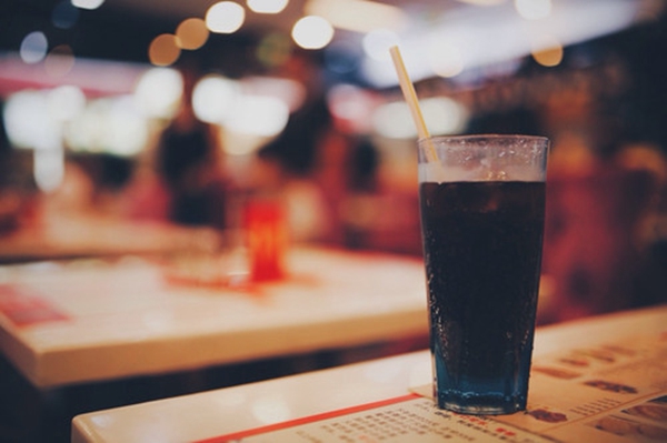 關(guān)于人生的很現(xiàn)實的哲理說說帶圖片 時間奪去了我們輕狂的眼神卻給了我們嘴角上揚的資本3