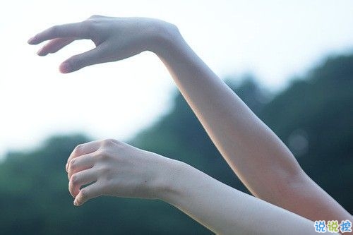 滿懷憂傷感到難過的傷感句子 心里很難過但是不能說出來(lái)的傷感句子2