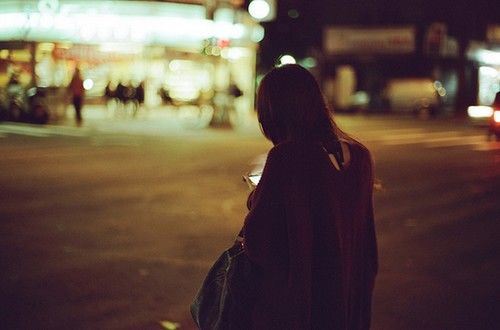 提起愛情就忍不住濕了眼眶的憂傷句子 關(guān)于愛情的難過憂傷句子1