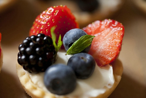 關(guān)于生活人生的超勵志圖片說說 幸福就是放大快樂幸運就是熬過不幸7