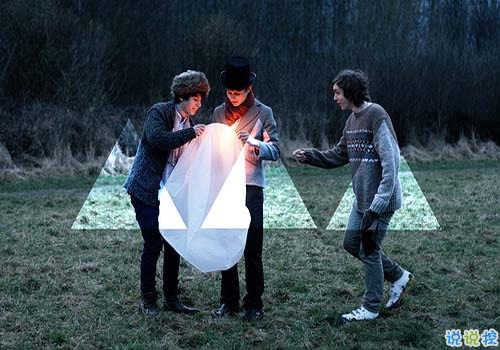 唯美簡(jiǎn)單的英文說(shuō)說(shuō)帶圖片 世人萬(wàn)千種浮云莫去求4