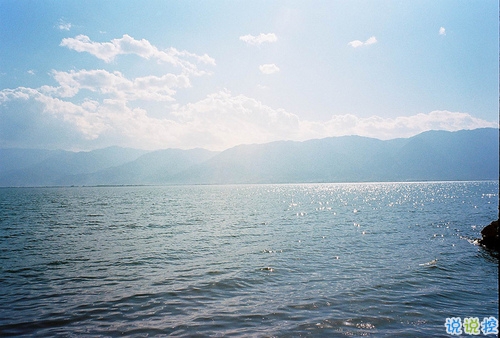 一個(gè)人掙扎的說(shuō)說(shuō)傷感心累帶圖片 睡不著心里不舒服的說(shuō)說(shuō)14