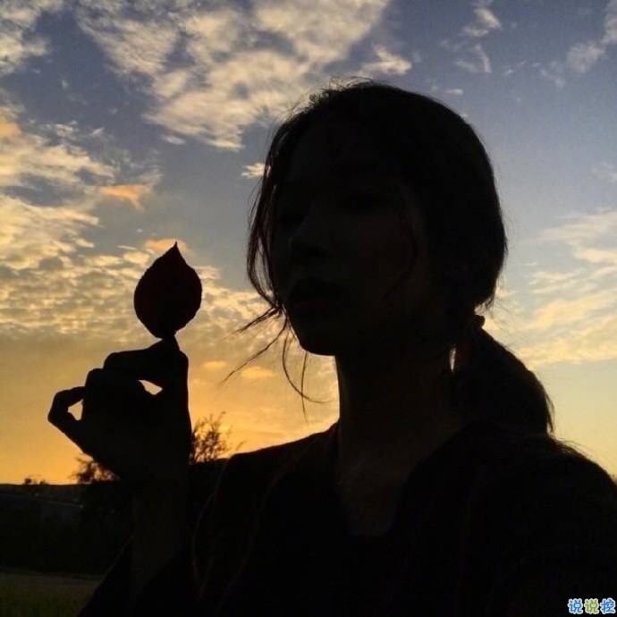 文字控說說短句圖片精選：還是很想跑很遠(yuǎn)的路，去看一個(gè)很愛的人4