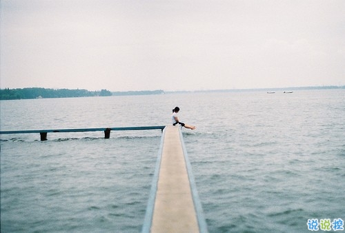 微信朋友圈個(gè)性心情短語(yǔ) 2019最新簡(jiǎn)單有簡(jiǎn)短的心情說(shuō)說(shuō)2