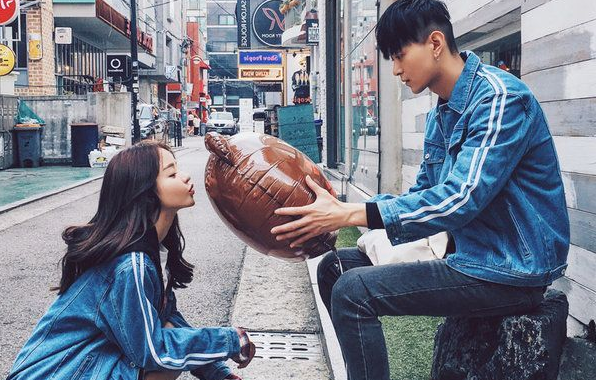 適合戀愛中的小情侶發(fā)的甜蜜情侶說(shuō)說(shuō)1