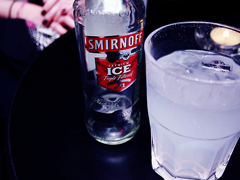 2018最新霸氣超拽的個(gè)性說(shuō)說(shuō) 我從地獄來(lái)要到天堂去路過(guò)人間