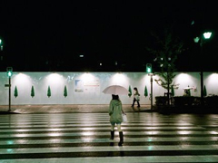 一個人深夜里脆弱的心情說說 很難過但是還是要咬牙堅(jiān)持下去的心情說說