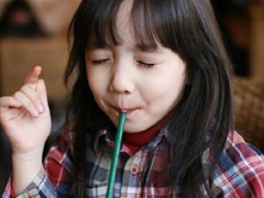 安慰自己的逗比說說最新版：我胖是因?yàn)樘嗍卤镌谛睦锊缓檬? data-AcFo=