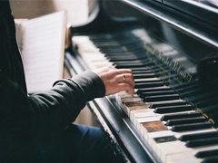 可以發(fā)朋友圈的關(guān)于他不愛我的單相思傷感說說