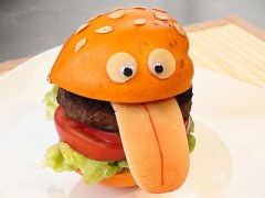 惡搞說說大全：一和你聊天你就嗯嗯哦哦的，搞得好像我在上你