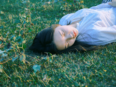 那些和青春夏天有關(guān)的唯美簡(jiǎn)單小清新圖片句子 陽(yáng)光傾落風(fēng)雨都不舍