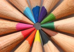 QQ空間帶圖的說(shuō)說(shuō)：有些疤痕之所以總會(huì)疼，那是因?yàn)槟憧側(cè)ヅ? / data-oB6B=