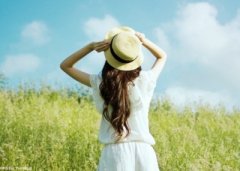 配圖片的說說：與其在別人的世界里跑龍?zhí)?，不如做最精彩的自? / data-uLMC=