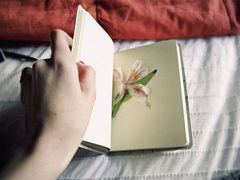 甜蜜的少女心愛情小情話說說帶圖片 我喜歡走在你的身后這樣你就成了我的方向