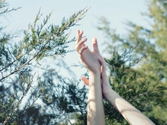 分手后的心酸難過傷感圖片說說 關(guān)于愛情我們誰都沒有錯