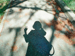 一顆心已經(jīng)傷痕累累的愛(ài)情說(shuō)說(shuō) 不敢再相信愛(ài)情的悲傷說(shuō)說(shuō)2019