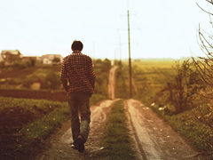 一個(gè)人也要堅(jiān)持走下去的經(jīng)典勵(lì)志句子