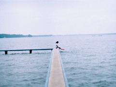 韓寒關(guān)于生活和成長(zhǎng)的經(jīng)典語錄 人生而在世應(yīng)該知道的道理很現(xiàn)實(shí)的句子