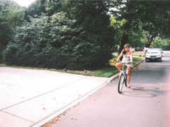 有時幸福又難過傷感的說說帶圖 暗戀是一個人的兵荒馬亂