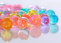 傷感圖片說(shuō)說(shuō)：我愛(ài)你十年如一日沉淀，放手給你所有碧海藍(lán)天