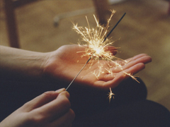 感情特別喪的說(shuō)說(shuō)輸?shù)靡粩⊥康?一個(gè)人回憶過(guò)去的傷感說(shuō)說(shuō)